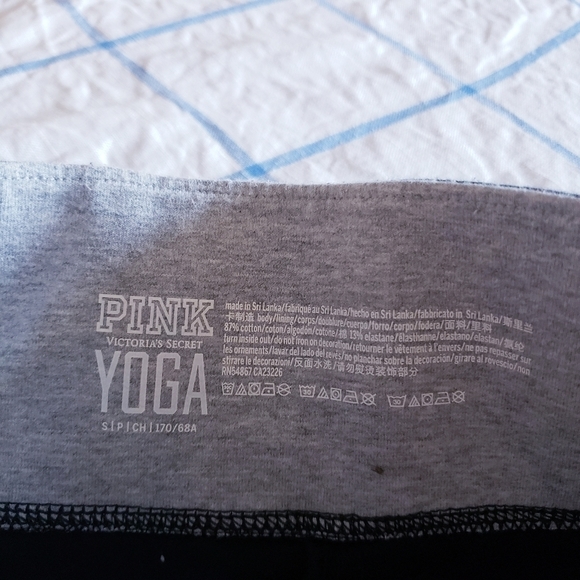 🪴BOGO FREE🪴 NWOT Victorias Secret Pink Crop Legging Size S - Picture 4 of 4
